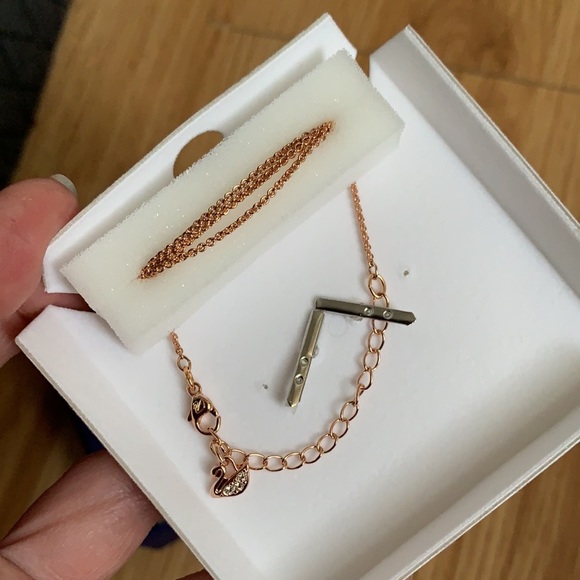 NIB Swarovski Crystal Blush colored crystal pendant necklace - Picture 4 of 5